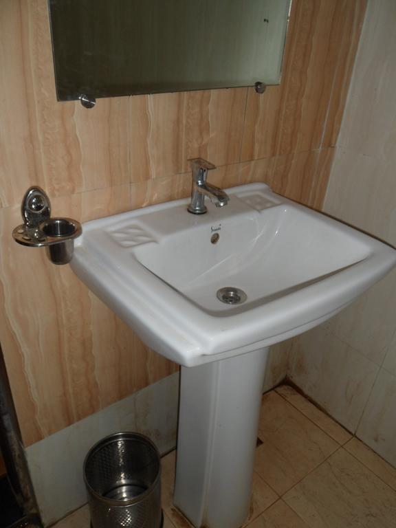 Hotel Avion Inn Ahmedabad Cameră foto